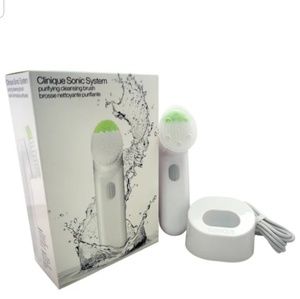 Clinique Sonic Cleansing brush with charger